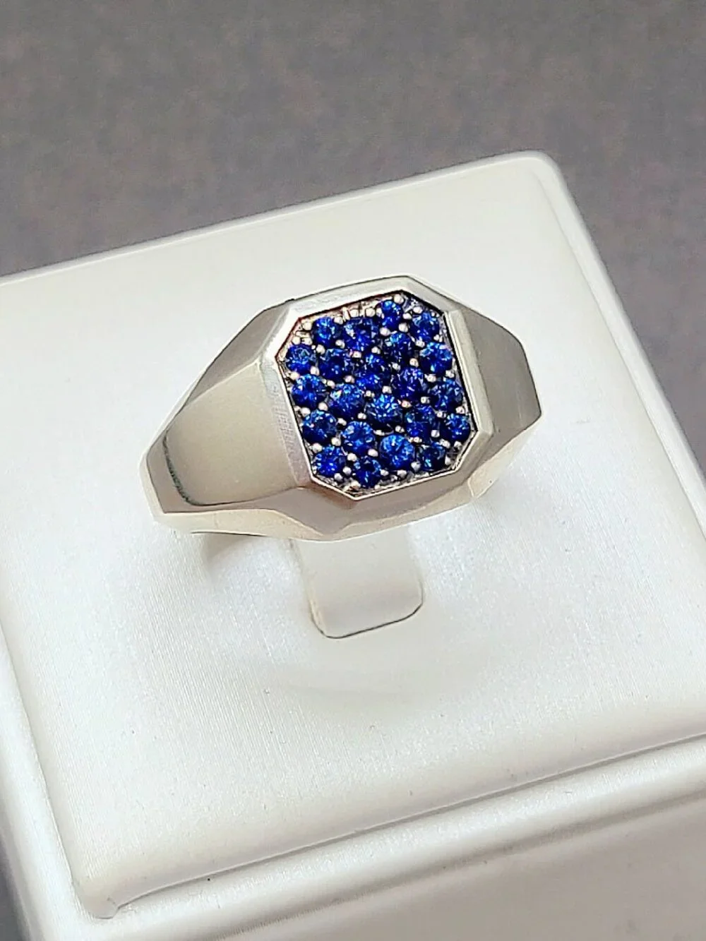 David Yurman Streamline Signet Ring w/ Blue Sapphires - 14mm - Size 9